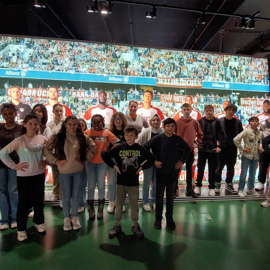 FC Bayern Museum – Tour der Deutschklasse in der Allianz Arena